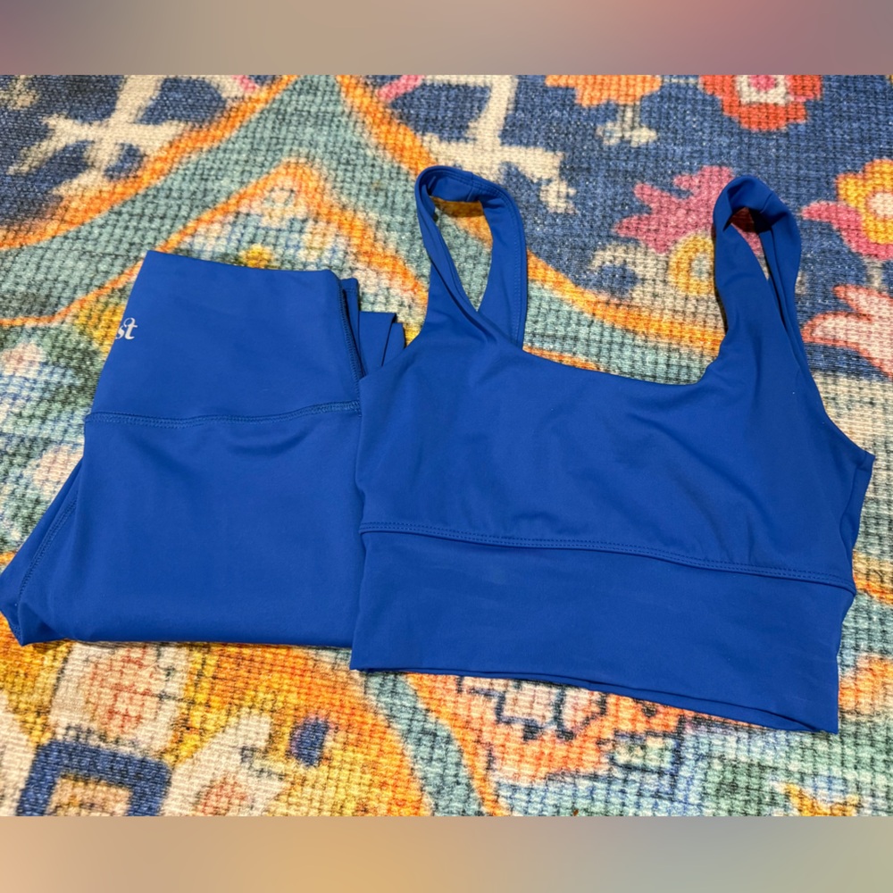 Blue Sports Bra and Leggings Set